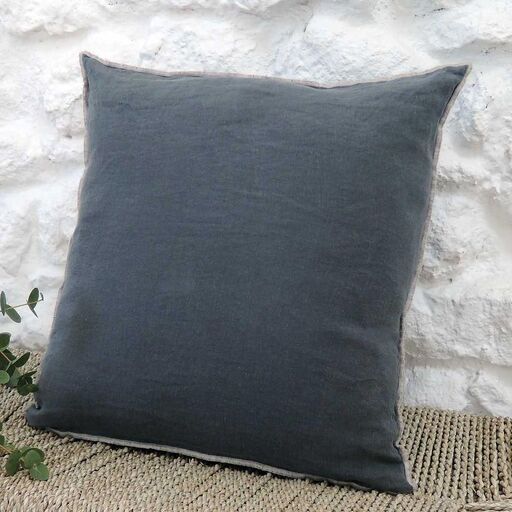 Cuscino in lino lavato grigio con sovrapposizione di sabbia, Passage Vernet | Decoclico