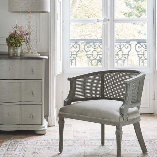 Fauteuil en velours et frêne gris clair Clarinda | Decoclico