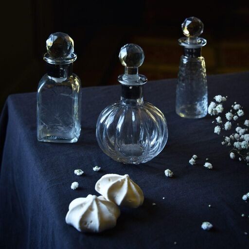 Set di 3 bottiglie in vetro inciso con tappo sfaccettato Castille | Decoclico