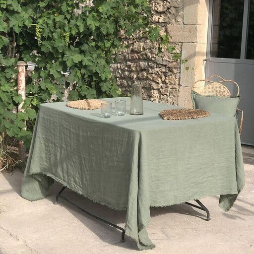 Nappe en chanvre lavé à franges vert fougère Douro | Decoclico