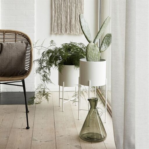 Pot de fleurs sur pieds en métal blanc | Decoclico