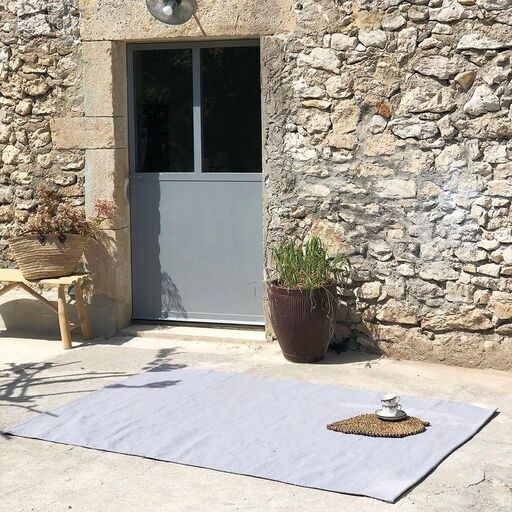 Rechteckiger Teppich aus recycelten Fasern handgewebt perlgrau indoor outdoor Niels | Decoclico