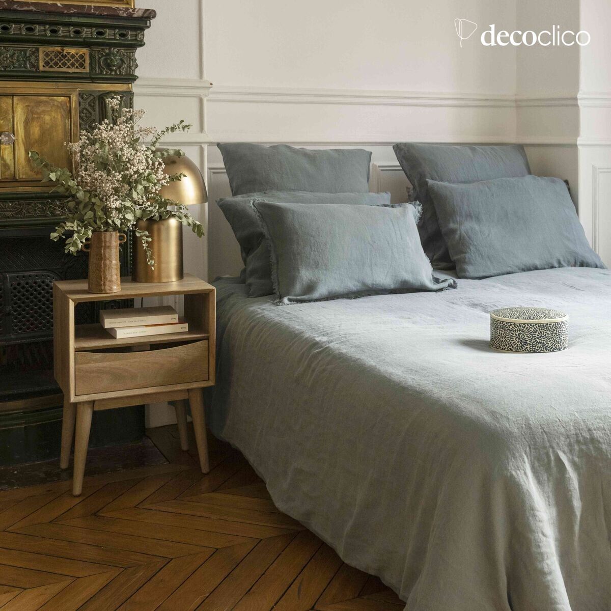 Mango wood bedside table with 1 compartment and 1 drawer Smile