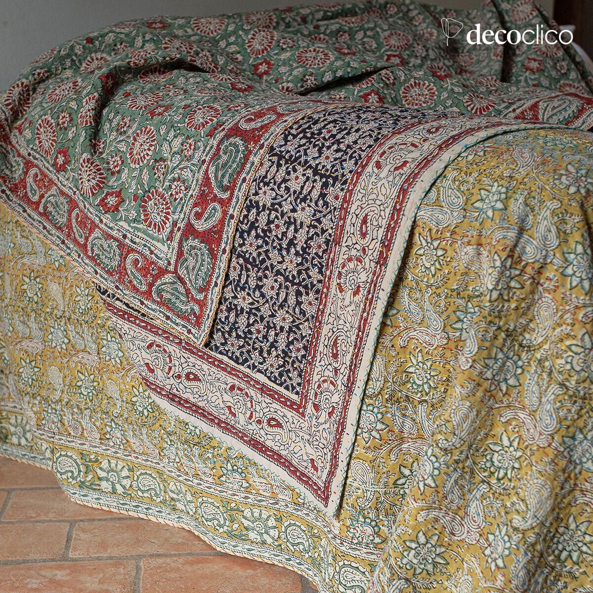 Manta Kantha de algodón con estampado en bloque reversible hecha a mano en color carbón dominante Pamir