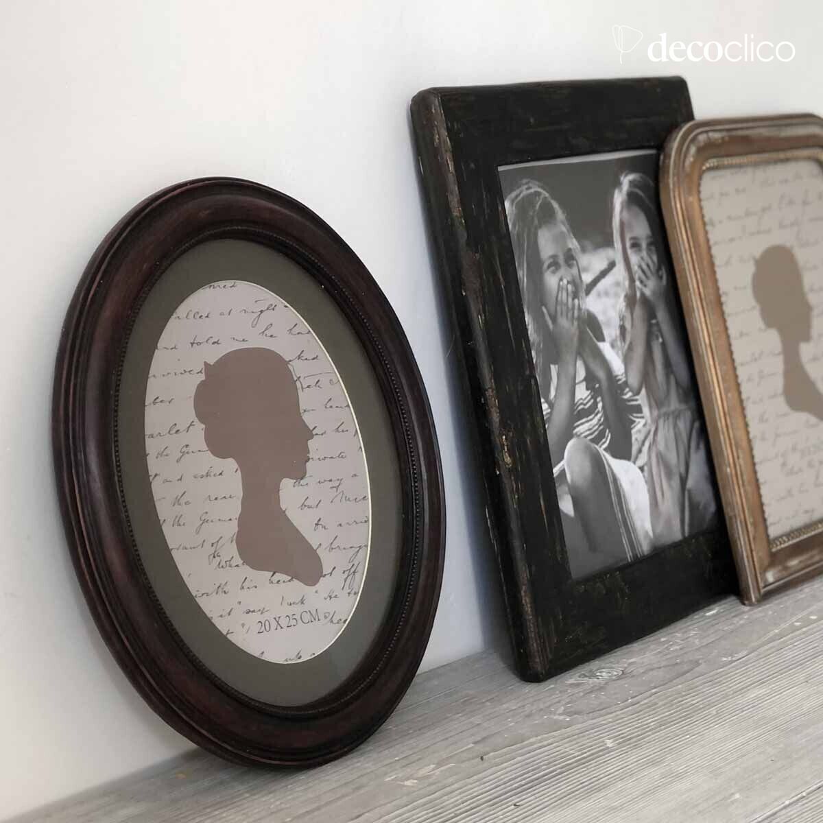 Marco de fotos ovalado con aspecto de madera moldeada friso de perlas 31 x 26 cm Manderley