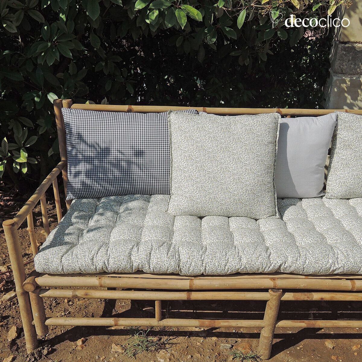 Matelas de sol en coton imprimé motif blanc et fleuri 60 x 170 cm Romy