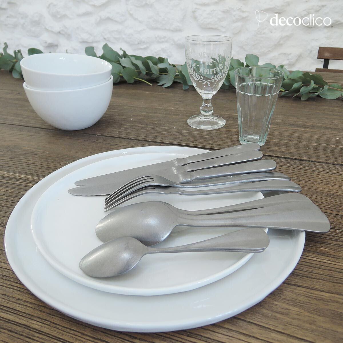 Ménagère 16 couverts en inox gris brossé