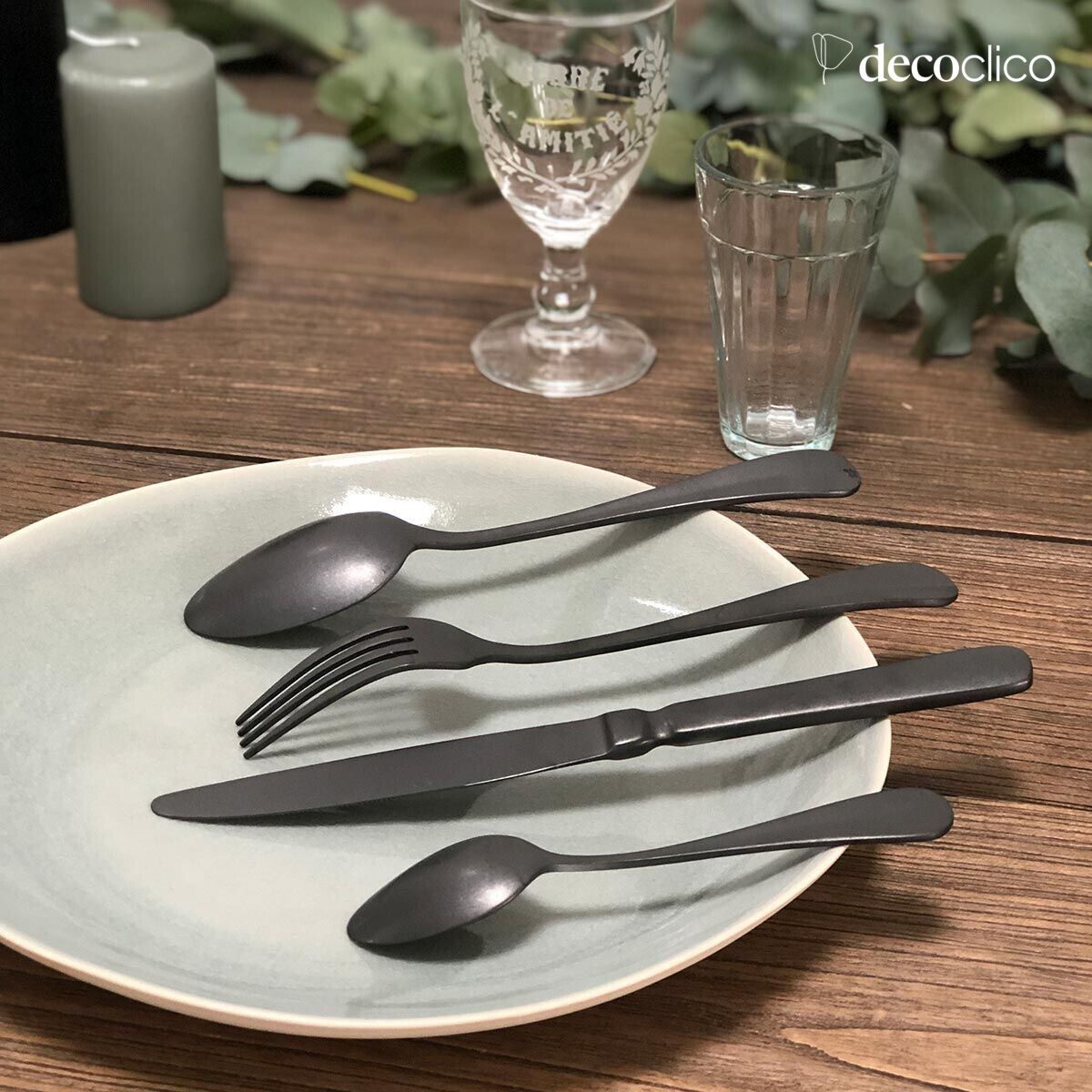 Ménagère 16 couverts en inox noir brossé