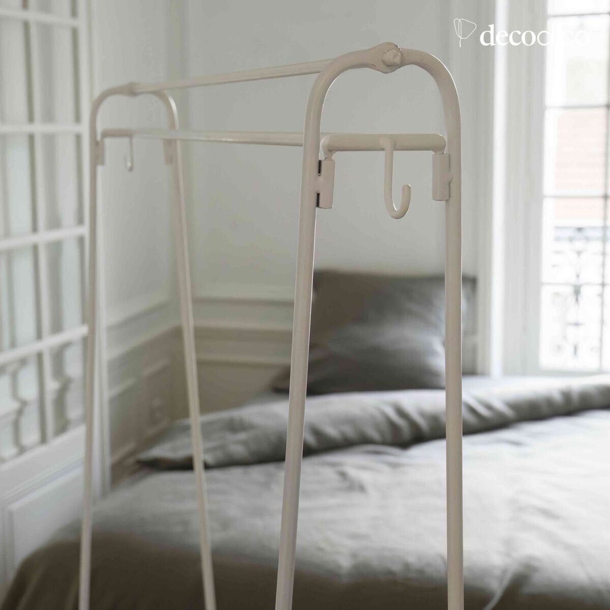 Metal rack with matt white finish and double shelf Douglas