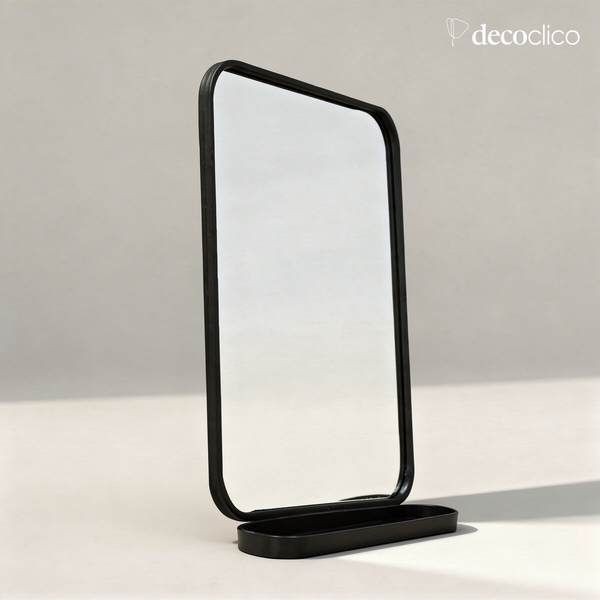 Miroir en métal noir avec étagère 50 x 78 cm Bricklane