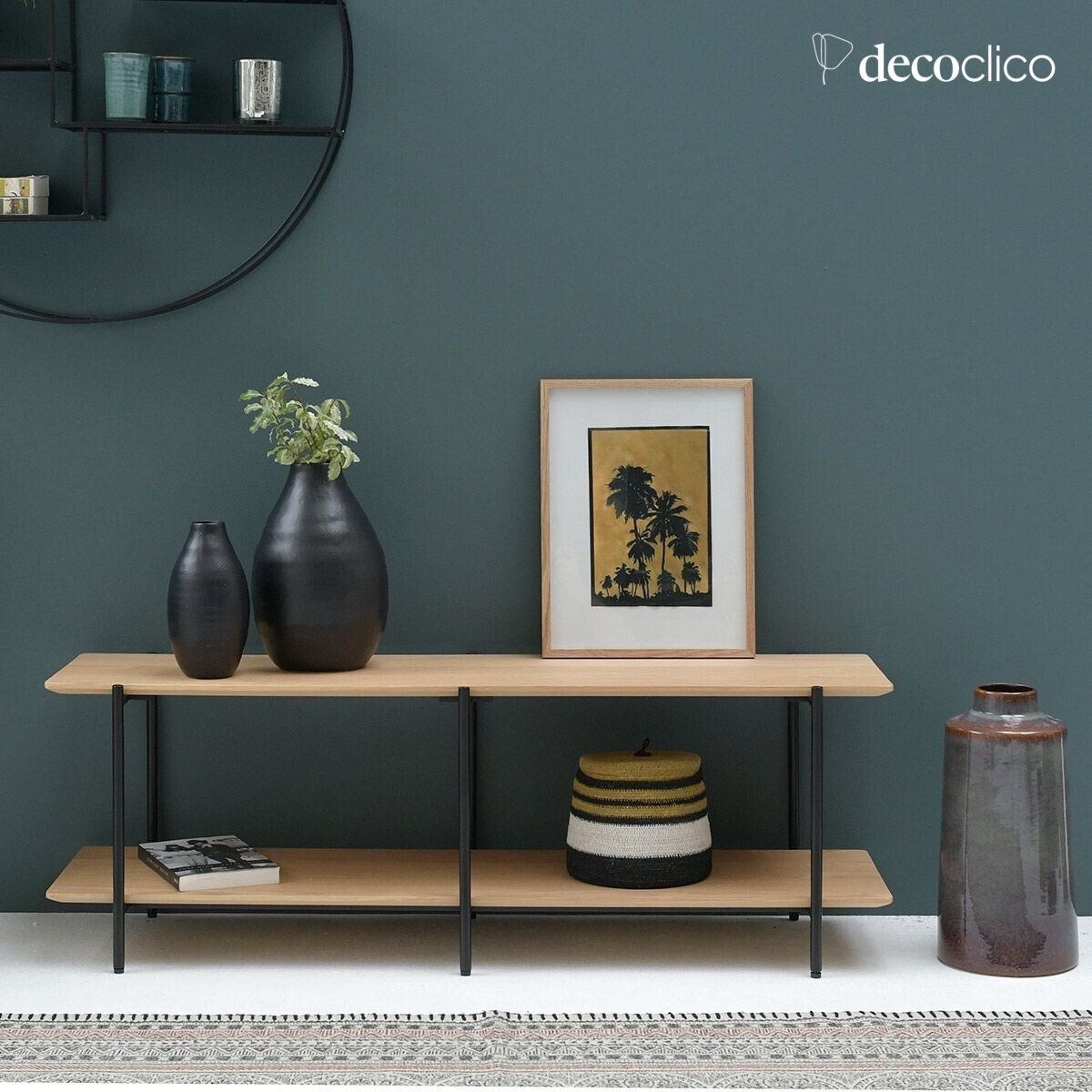 Mobile TV in impiallacciatura di rovere e gambe in metallo nero opaco Upper Arne Lykke