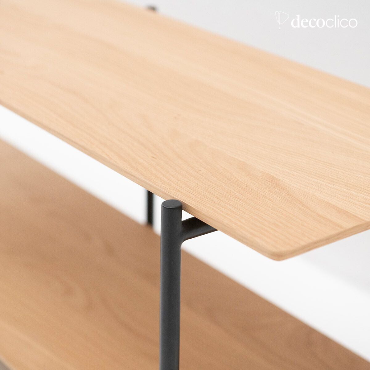 Mueble de TV en chapa de roble y patas de metal negro mate Upper Arne Lykke