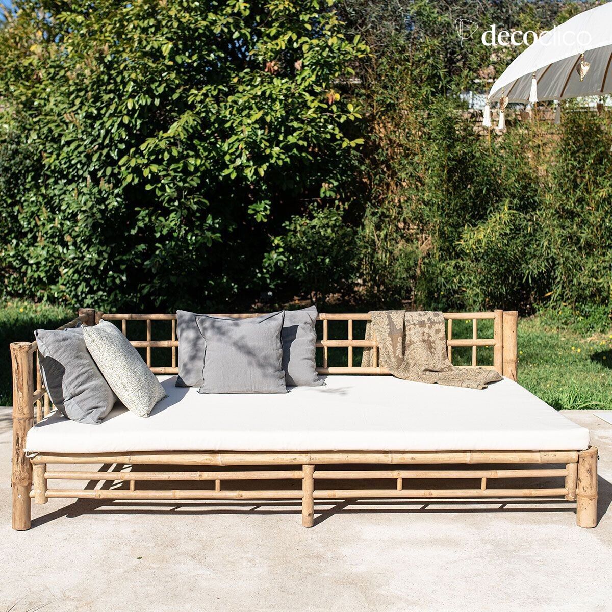 Natural bamboo garden daybed with ecru cushion, Right side Taman