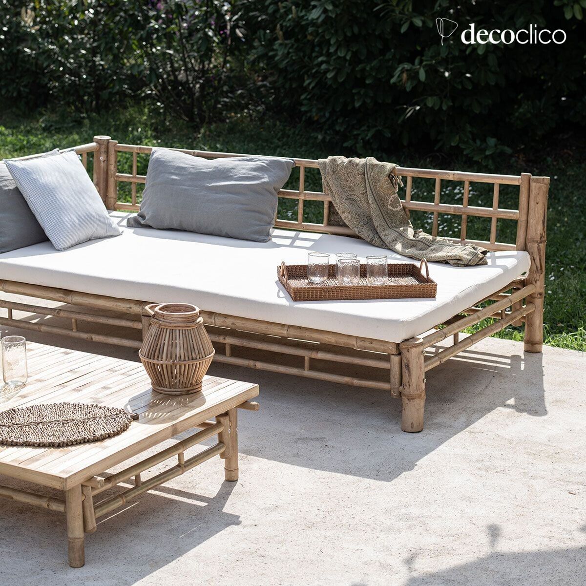 Natural bamboo garden daybed with ecru cushion, Right side Taman