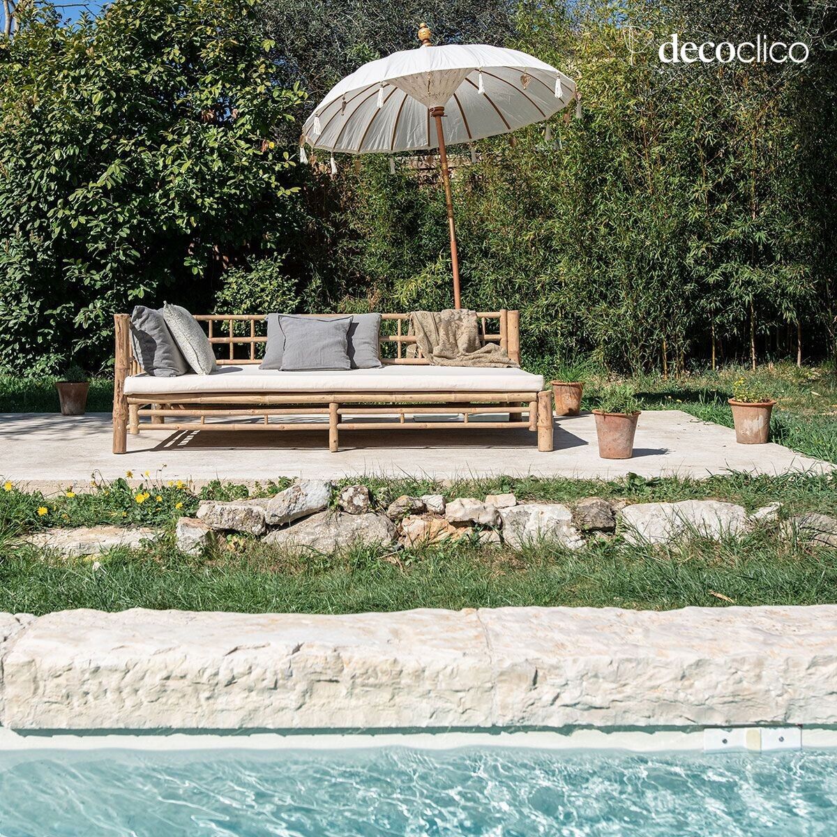 Natural bamboo garden daybed with ecru cushion, Right side Taman