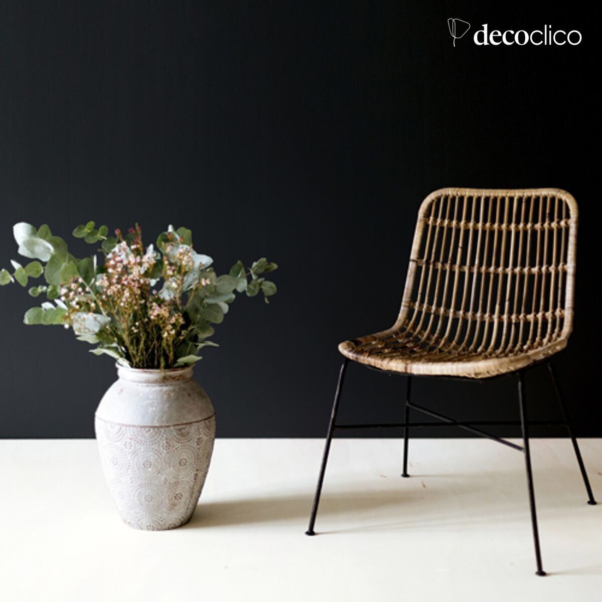 Natural rattan chair with black metal legs Moka