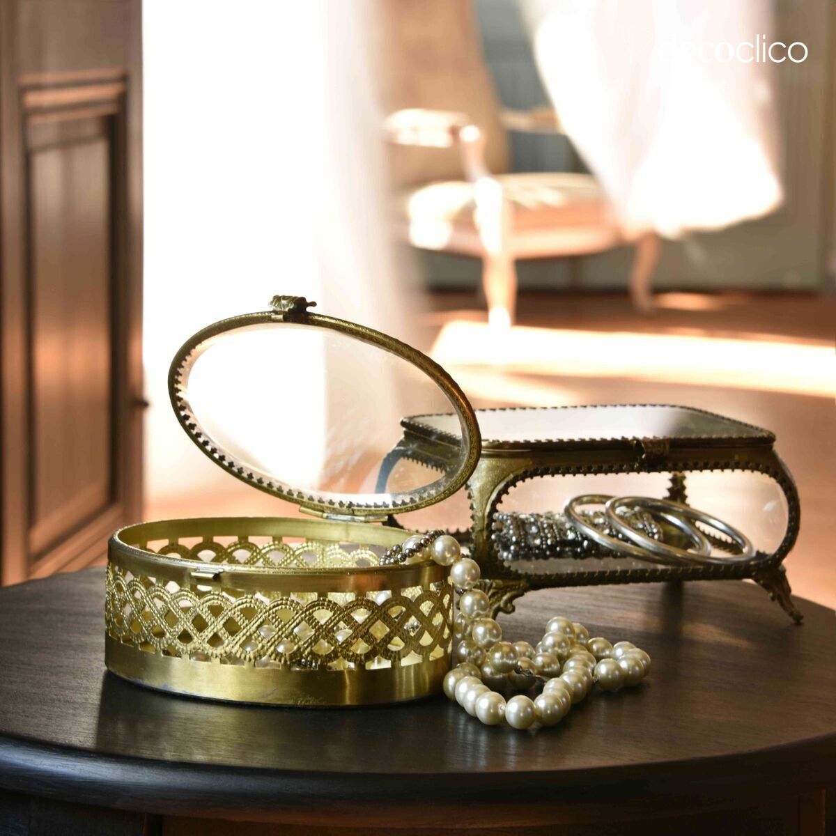 Ovaal juwelendoosje van glas en metaal in antiek messing Anastasie