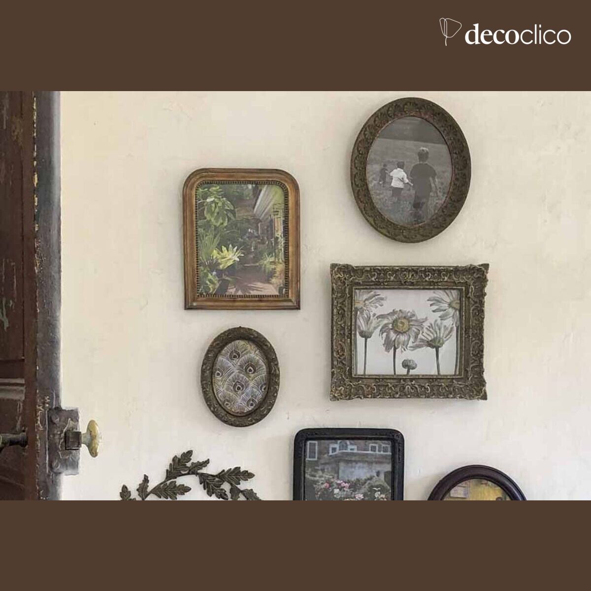 Oval photo frame with antique green patina and shell motifs, 32 x 27 cm Manderley