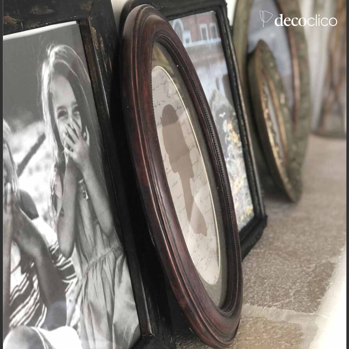 Oval photo frame with molded wood effect and beaded frieze 31 x 26 cm Manderley