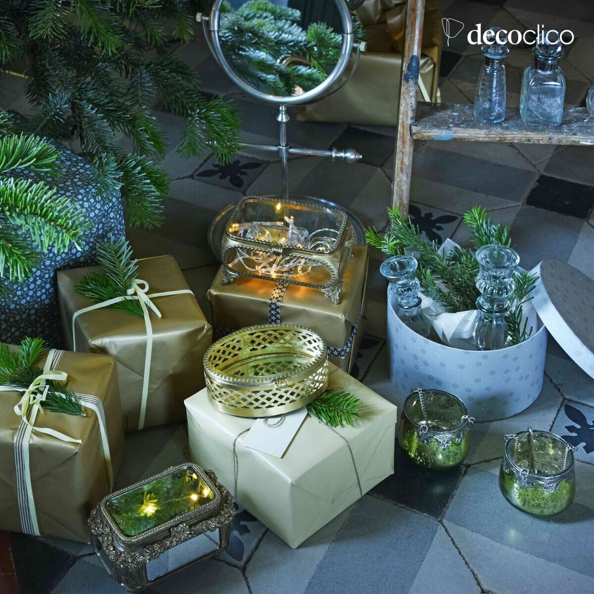 Ovale Schmuckschatulle aus Glas und Metall in antikem Messing Anastasie