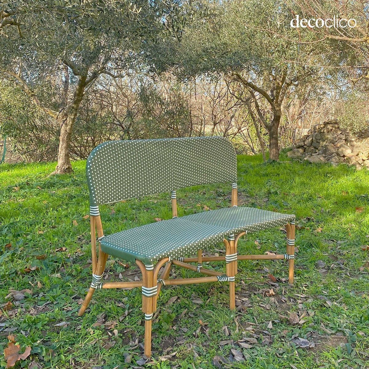 Panca da bistrot con schienale in rattan e resina intrecciata verde e bianca Belleville
