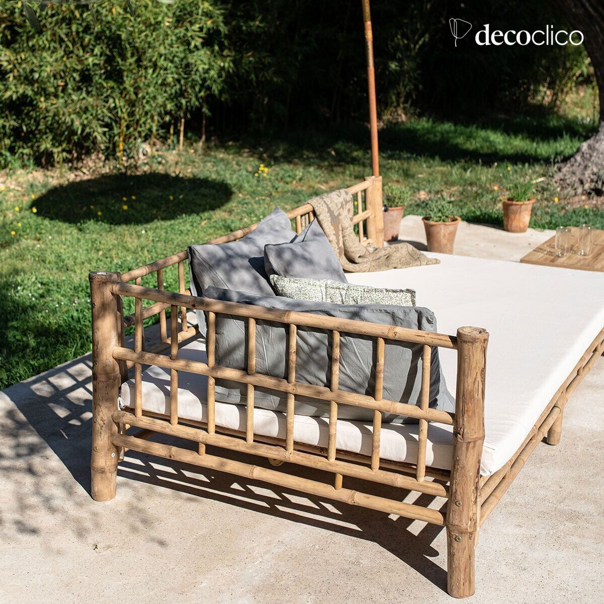 Panca da giardino meridienne in bambù naturale con cuscino écru, Lato destro Taman