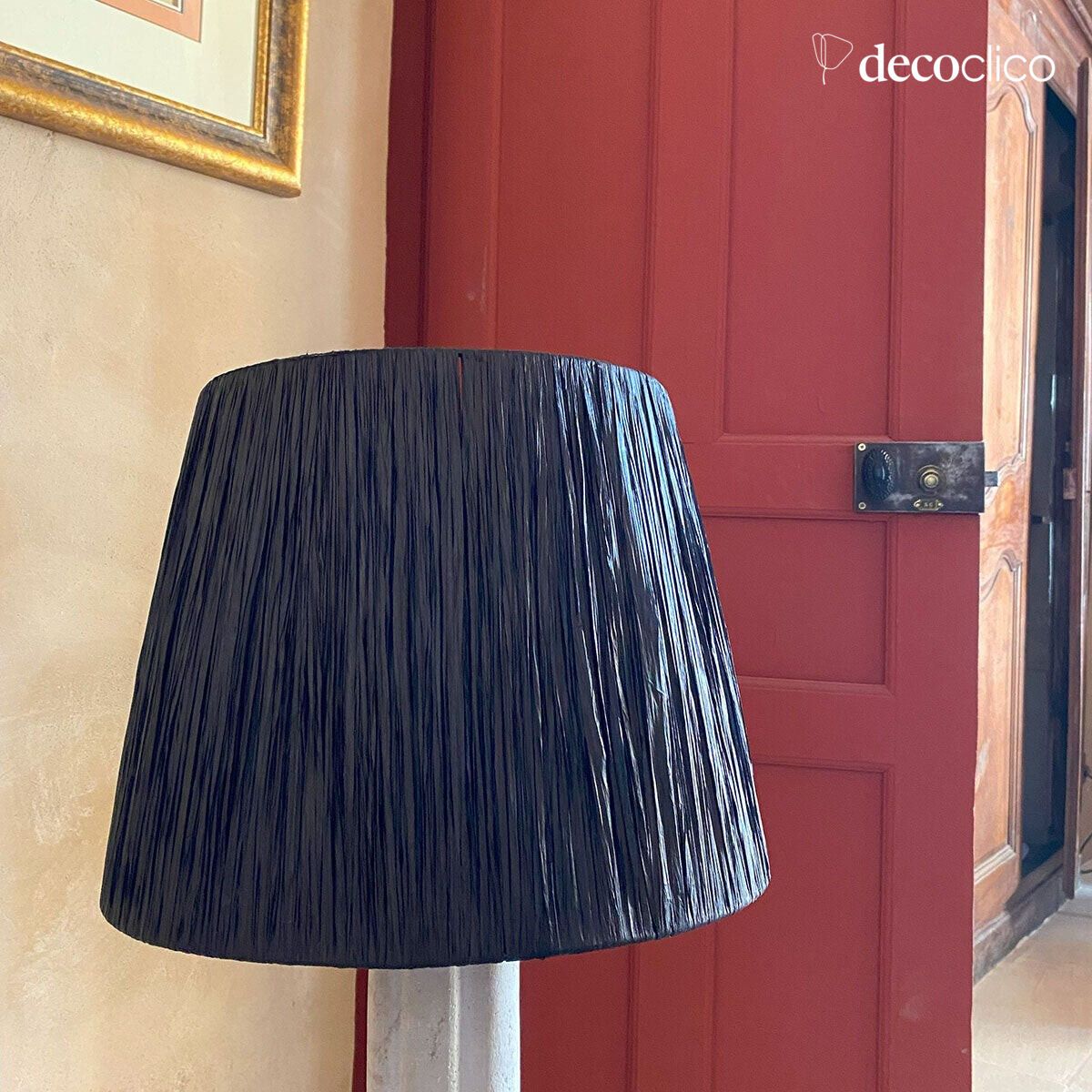 Pantalla de rafia natural teñida de negro mate