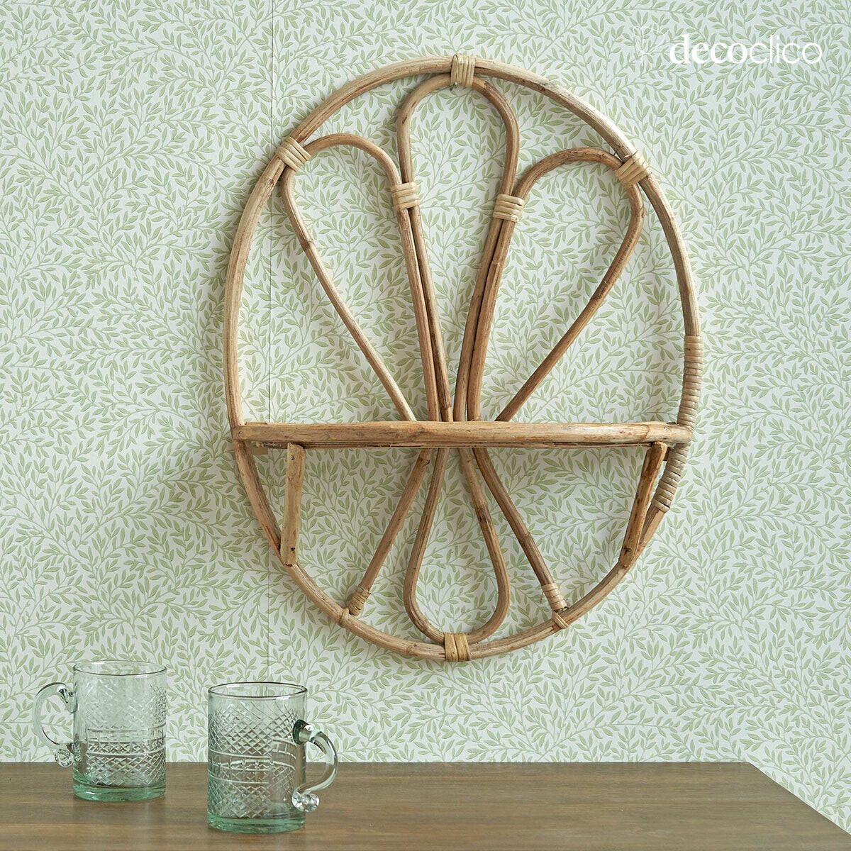 Pequeña estantería de pared de ratán natural