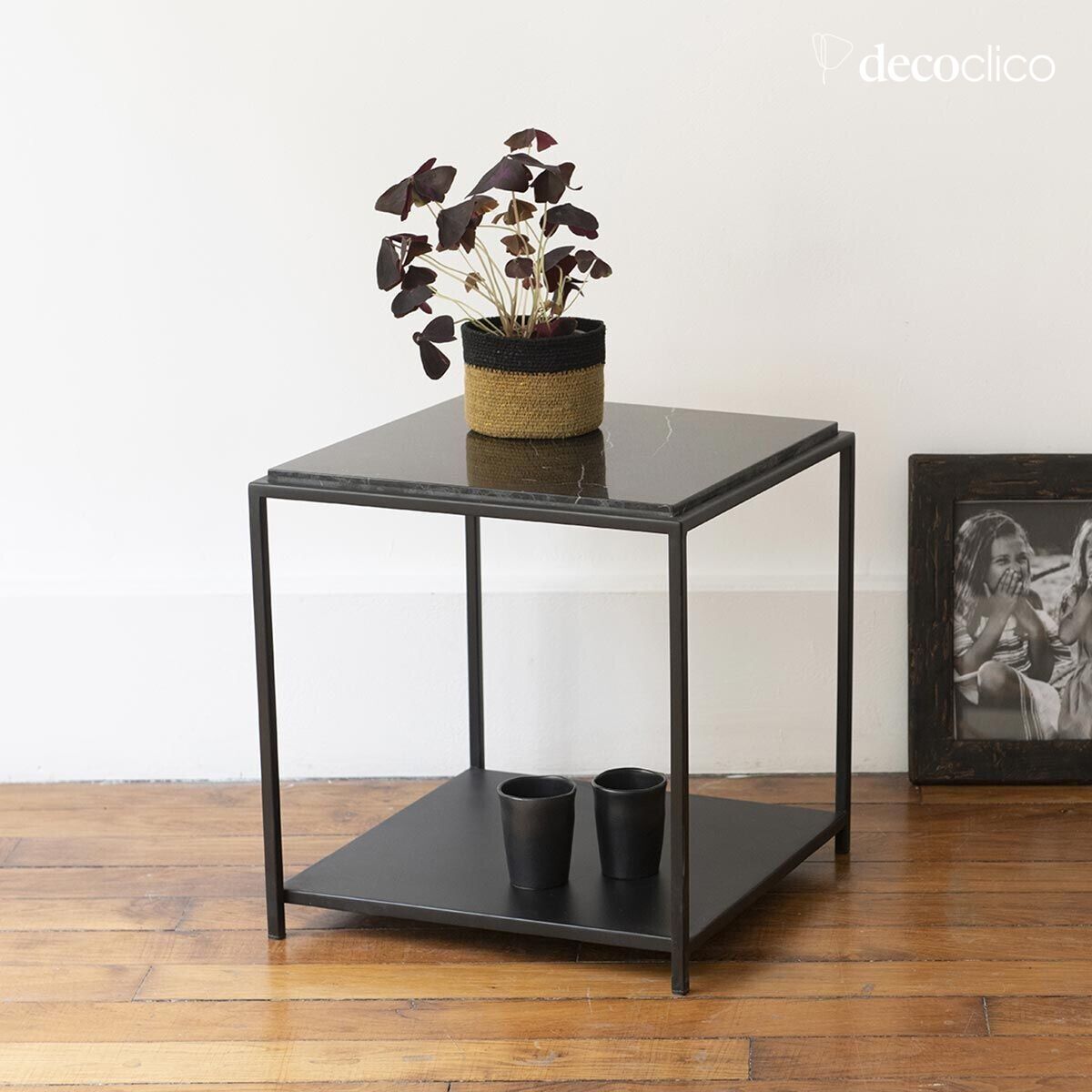 Quadratischer Beistelltisch aus italienischem schwarzem Marmor und mattschwarzem Metall Vito