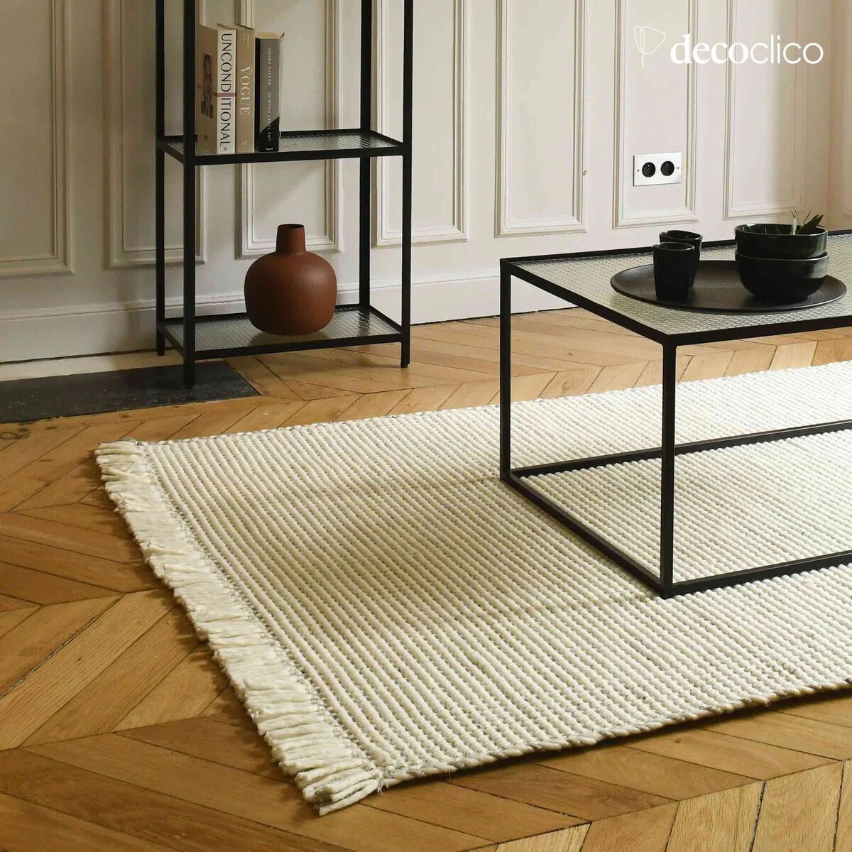 Rechteckiges Teppichband aus handgewebter rohweißer und grauer Wolle 160 x 230 cm