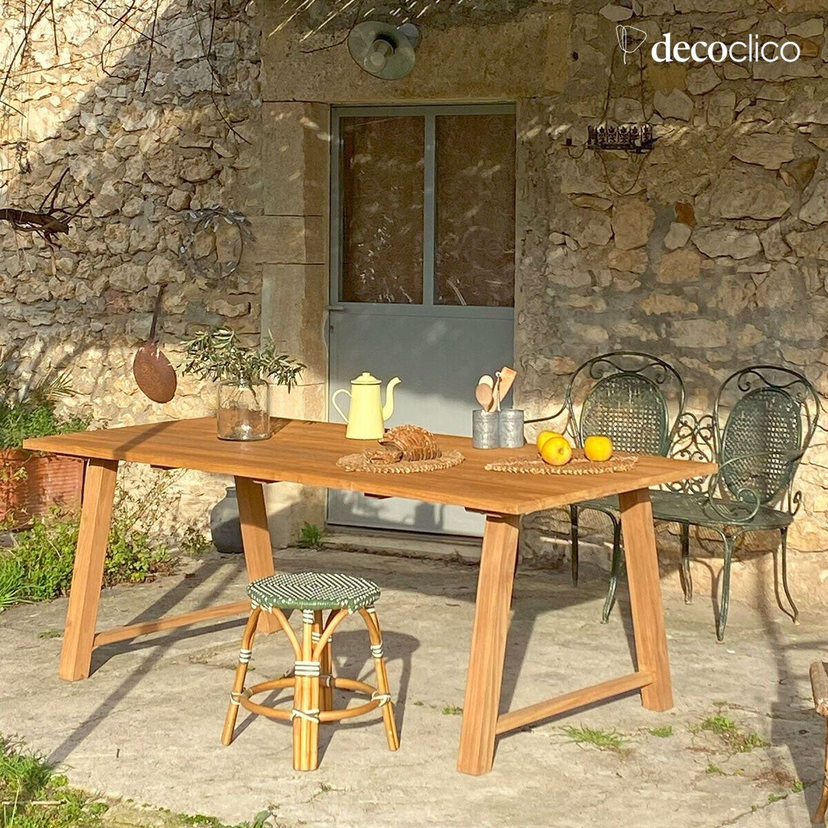 Rectangular dining table in solid teak