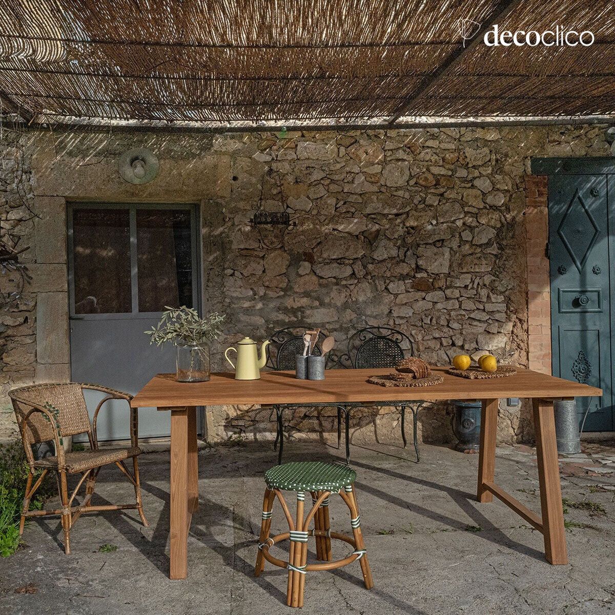 Rectangular dining table in solid teak