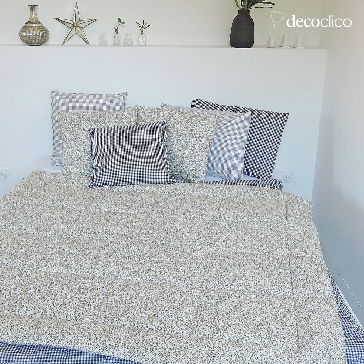 140 x 150 cm quilt in bedrukt katoen met wit en bloemmotief Romy