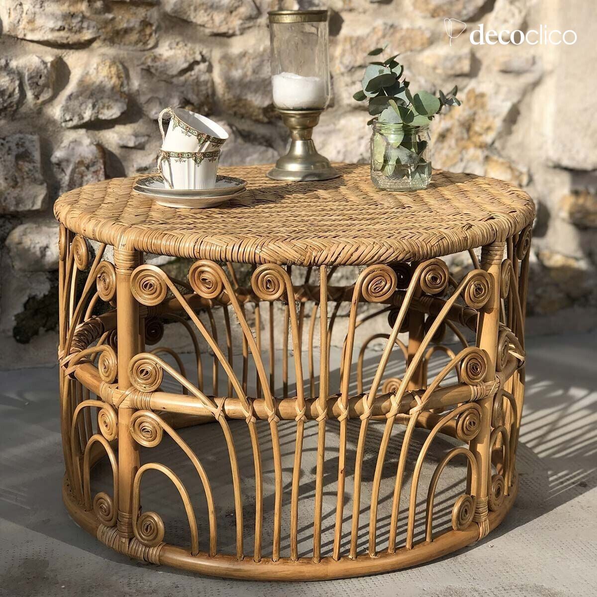 Runder Couchtisch aus natürlichem Rattan und geflochtener Tischplatte Pavone