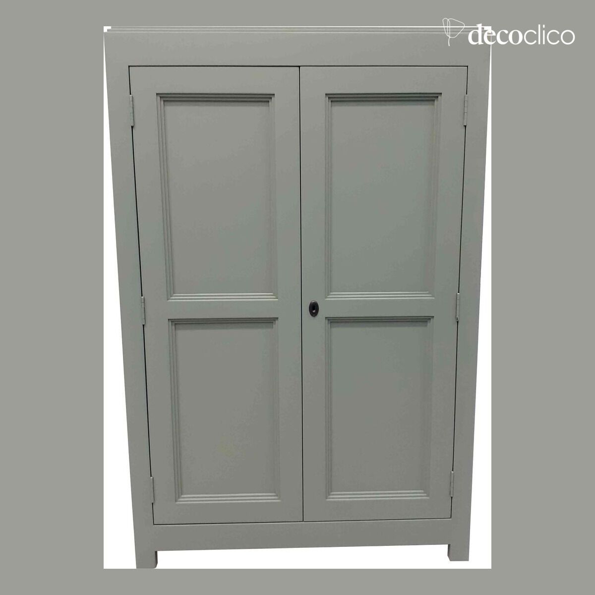 Sage green maritime pine linen cupboard Léandre