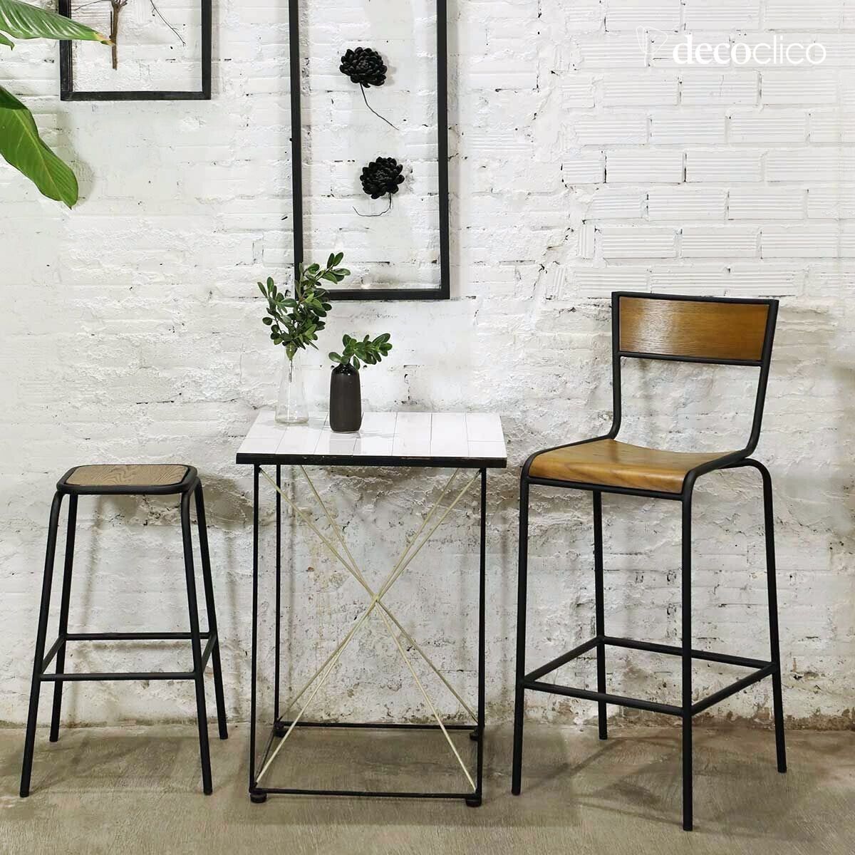 Sedia da bar in stile scolaretto in metallo nero opaco e legno Grant