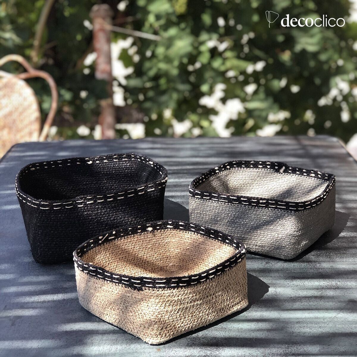 Set de 3 cestas de junco de mar negro, azul y blanco con ribete negro Bayadère