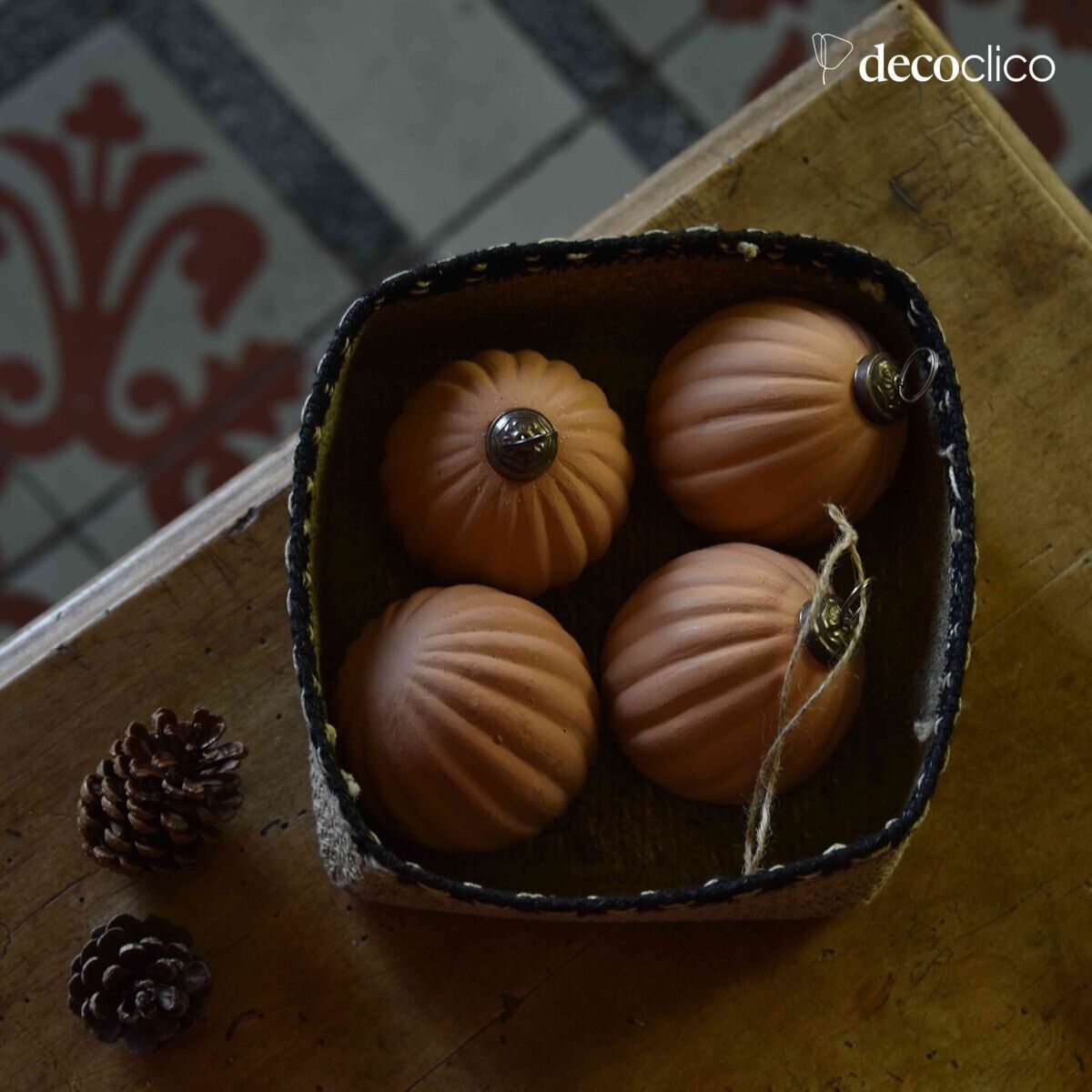 Set de 4 bolas de Navidad de terracota Alma hechas a mano