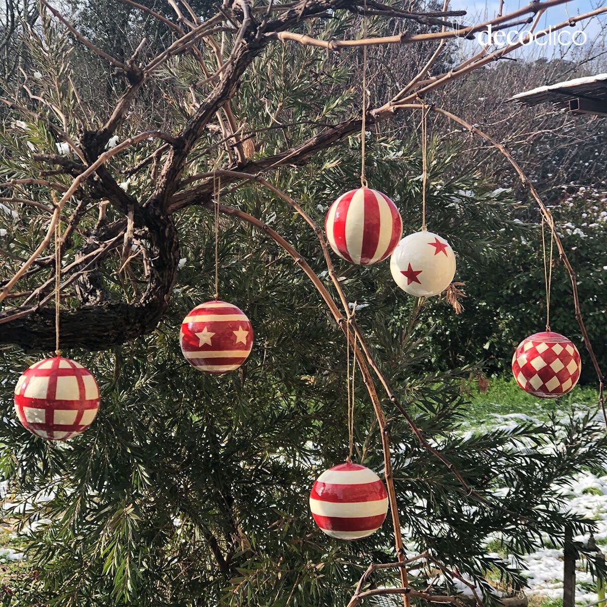 Set de 6 boules de Noël en papier mâché motif Cirque
