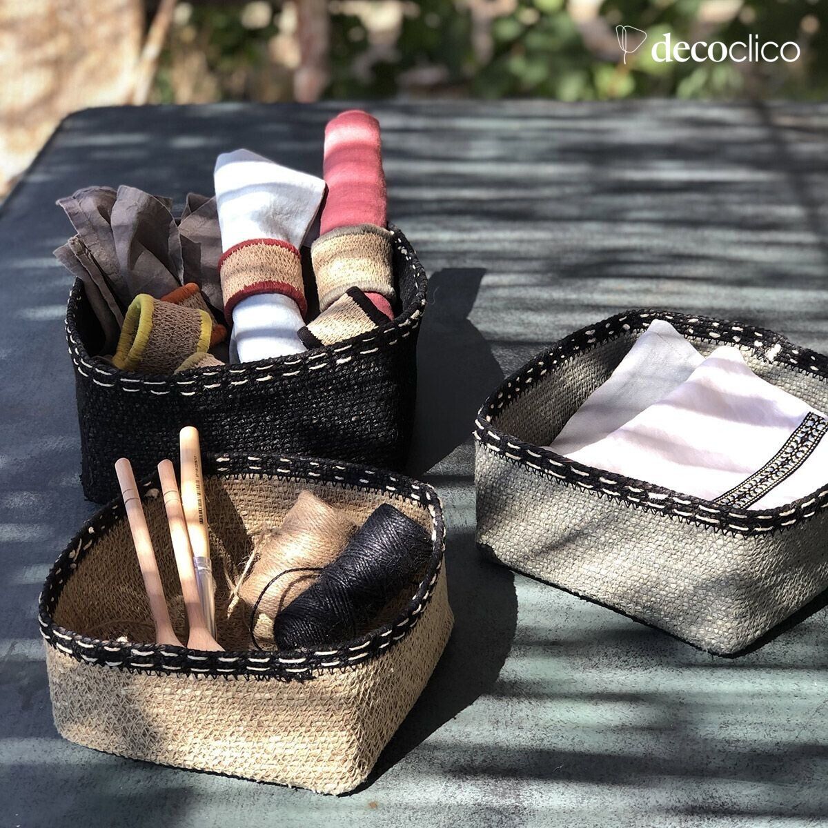 Set di 3 cestini in giunco marino nero, blu e bianco con bordino nero Bayadère