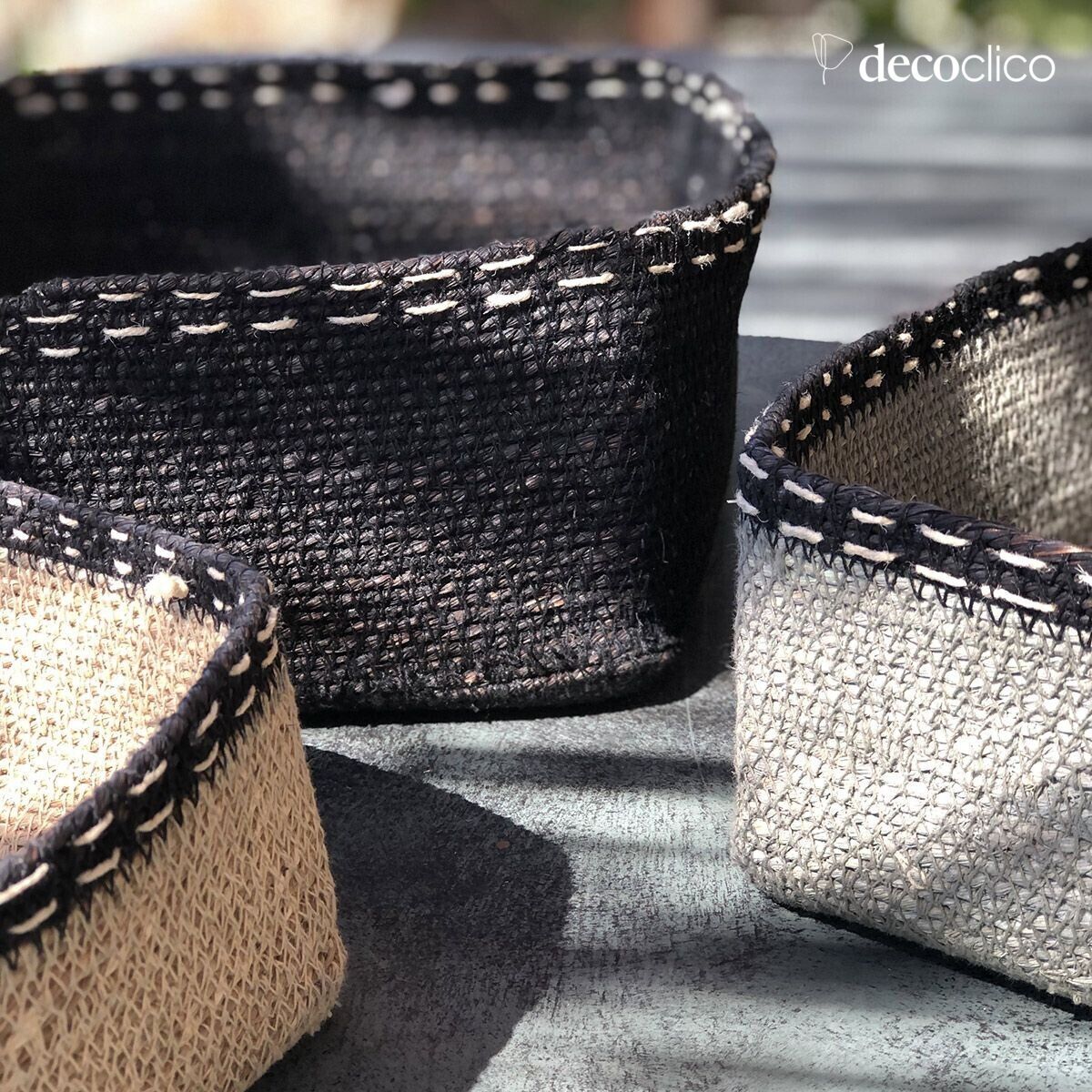 Set di 3 cestini in giunco marino nero, blu e bianco con bordino nero Bayadère