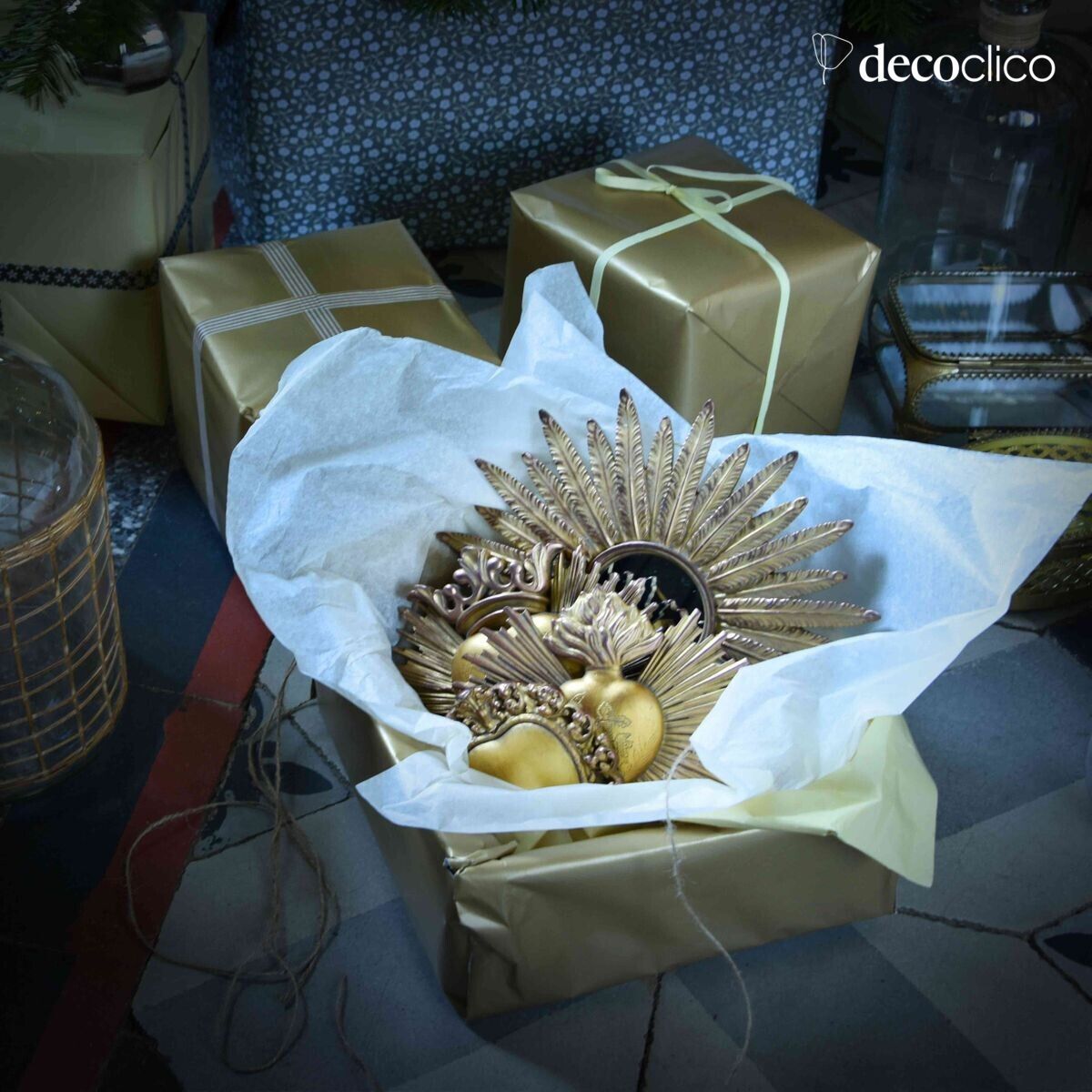 Set di 4 decorazioni murali Ex Voto e specchio barocco dorato Manderley