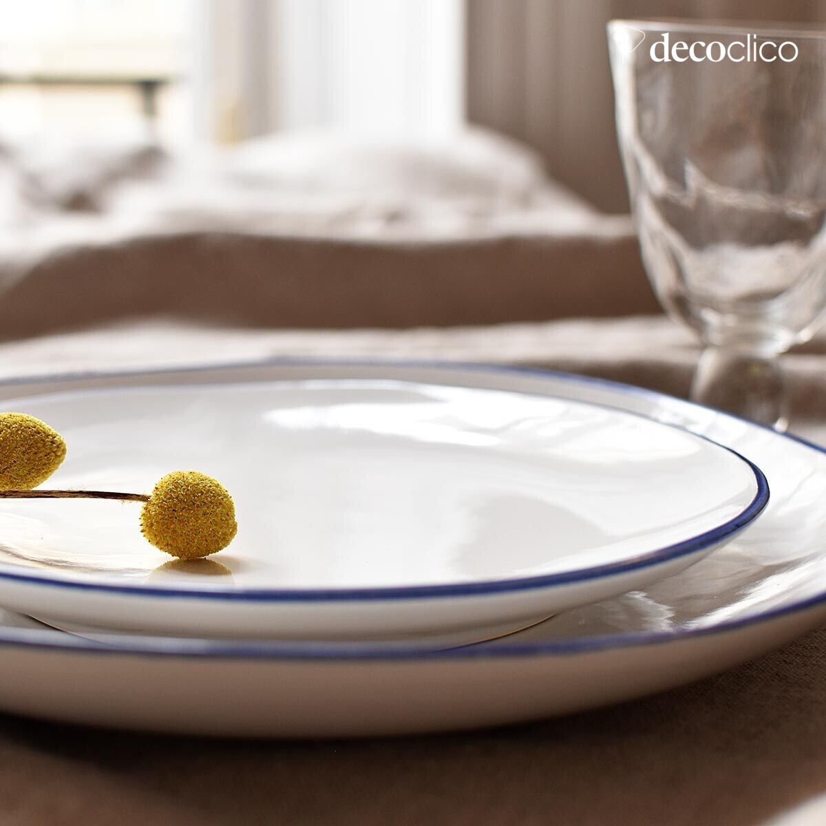 Set di 4 piatti piani in ceramica bianca con bordo blu  Baltique