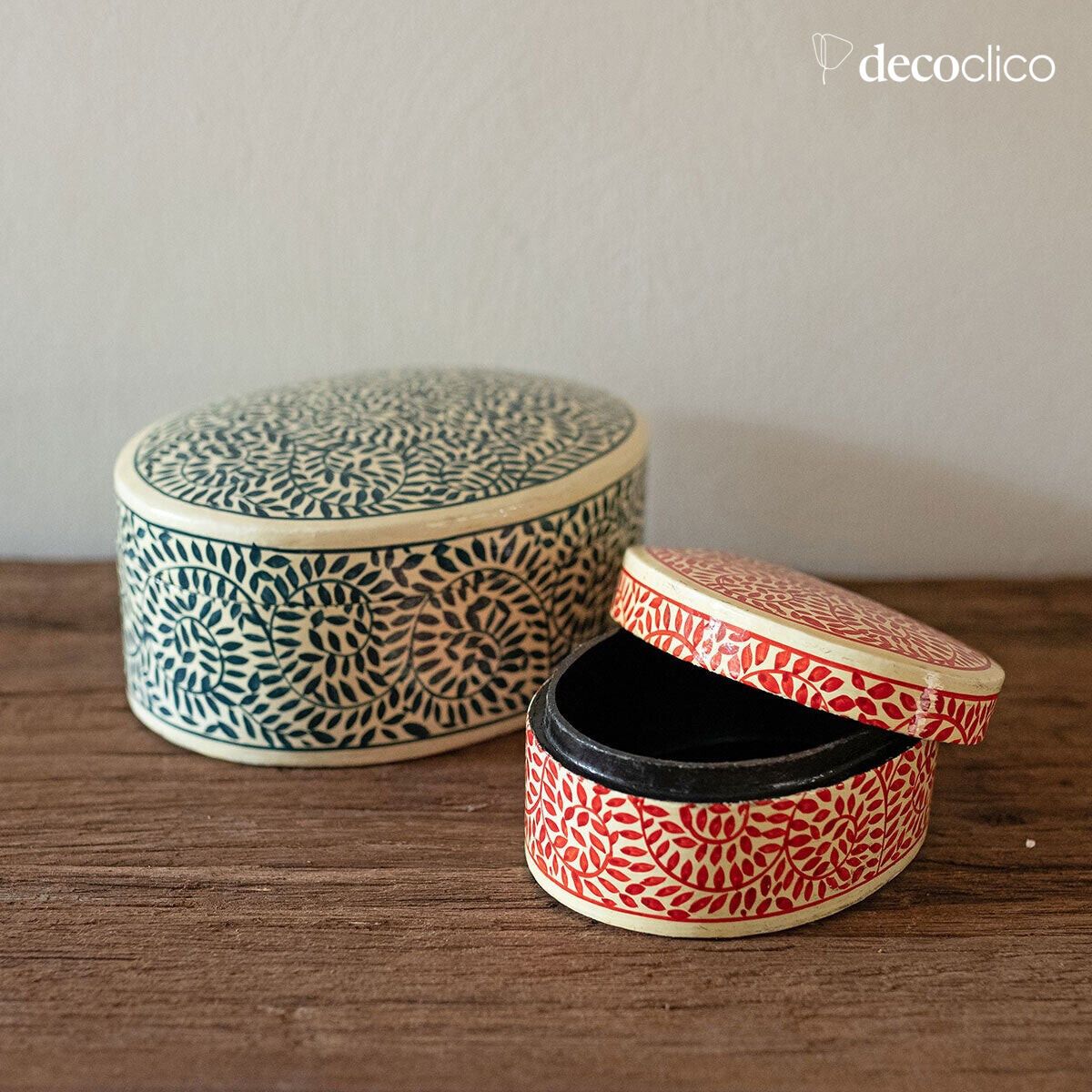 Set of 2 oval papier-mâché boxes