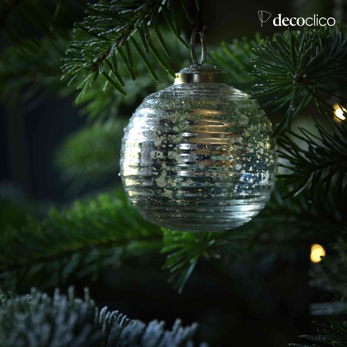 Set of 6 glass Christmas baubles with velvet ties