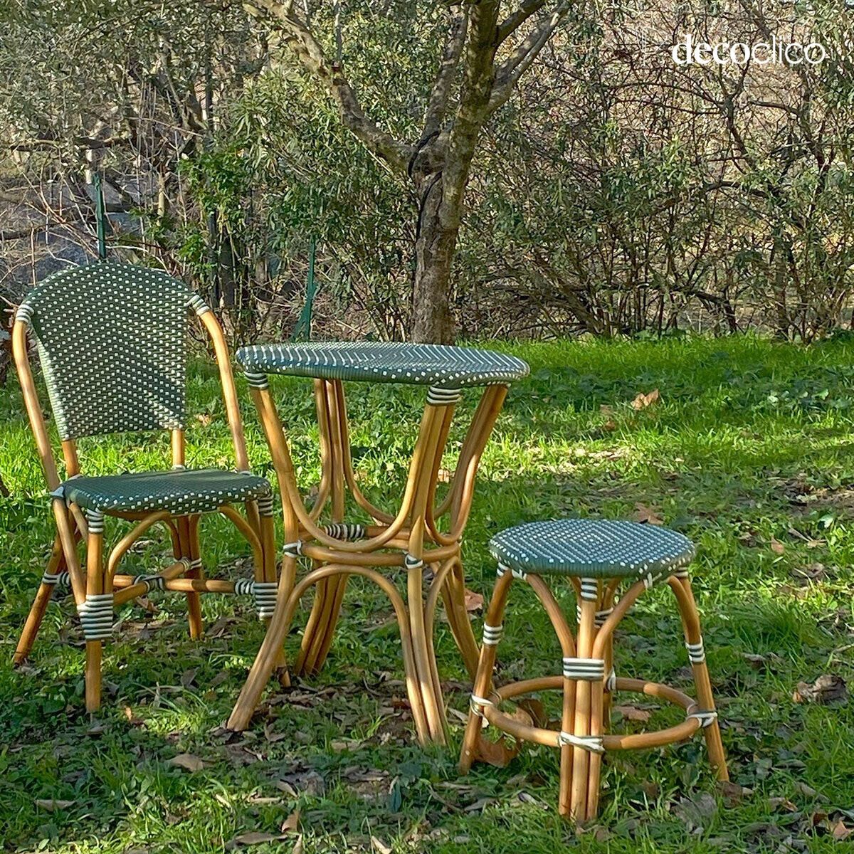 Sgabello in rattan e resina intrecciata verde e bianco Belleville
