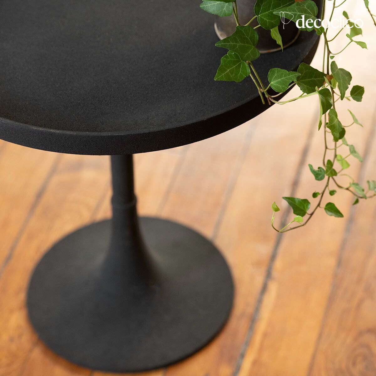 Side table/pedestal table in matt black metal Tosca