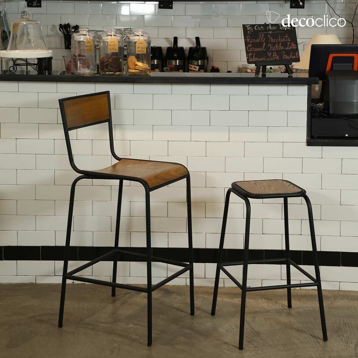 Silla de bar estilo escolar en metal negro mate y madera Grant