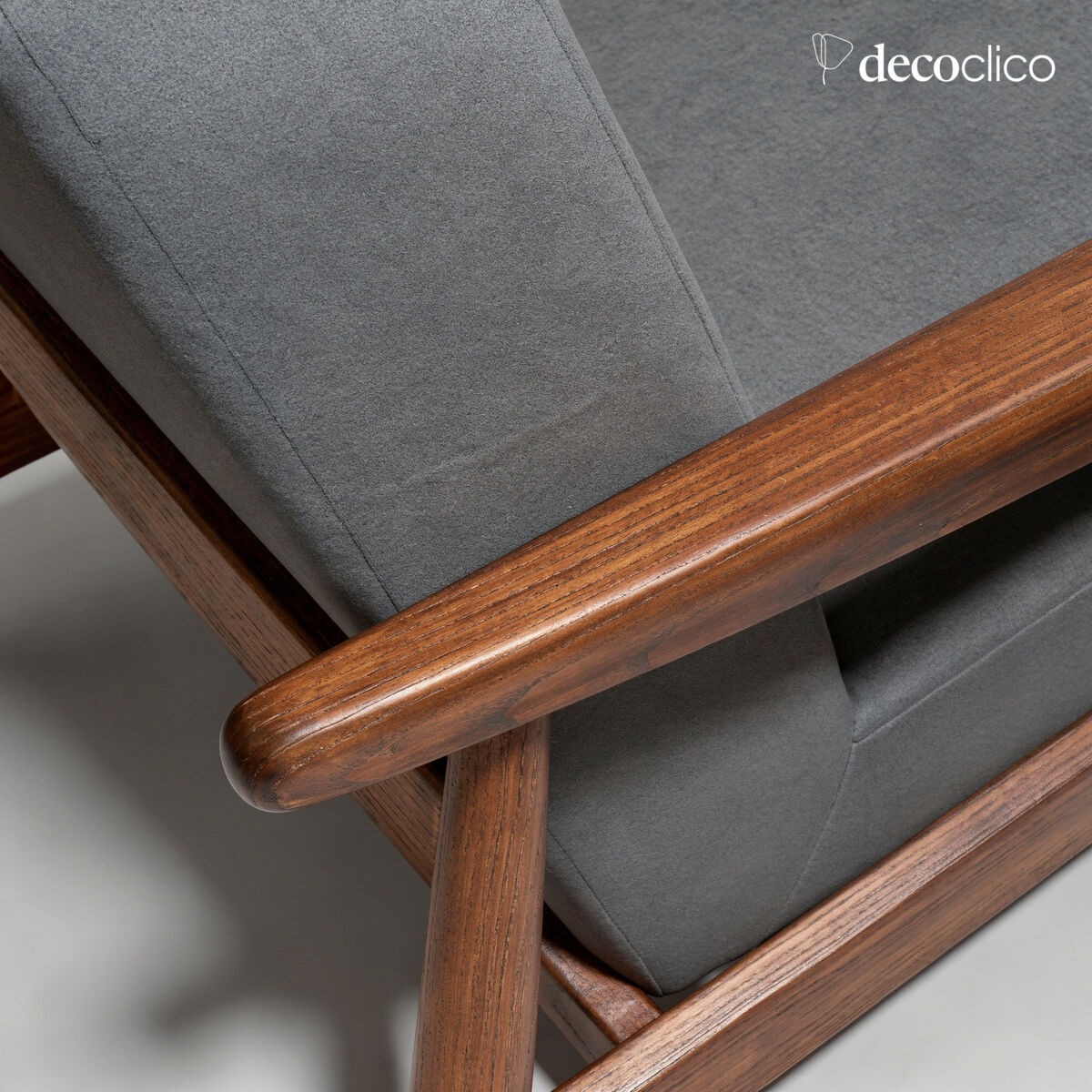 Sillón de fresno y terciopelo gris Octave