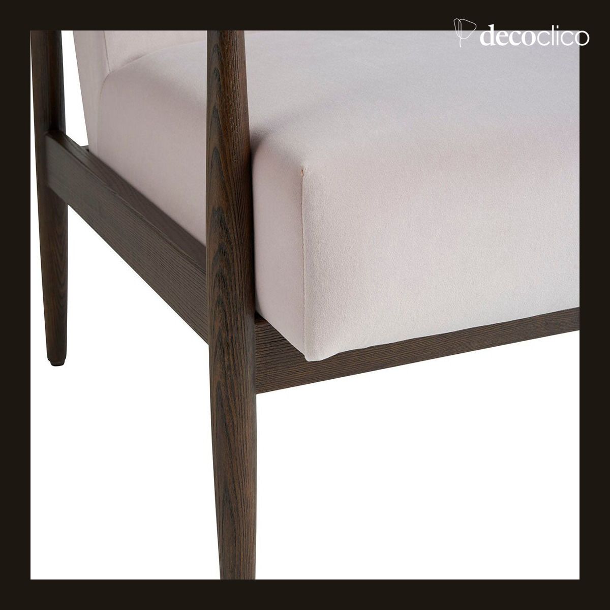Sillón de fresno y terciopelo nude